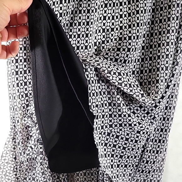 KSL Chiffon Skirt & Blouse 2PC Geometric Black & White Size 14WP - Picture 8 of 10